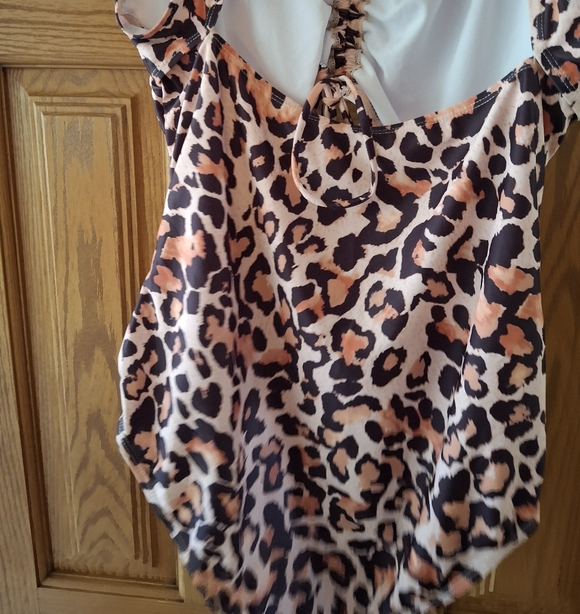 Delicious Plus Size Black Cutout One-Piece Swimwear with Front Tie - Picture 7 of 7